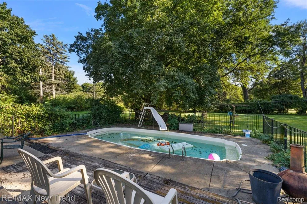 1450 Lenox Road Bloomfield Charter Township, MI 48304