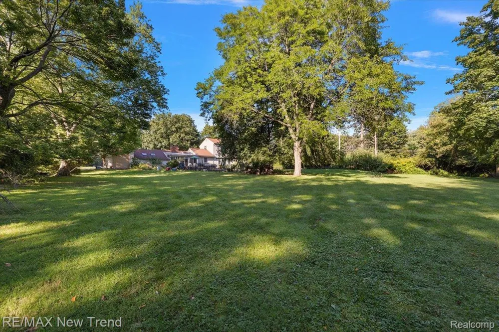 1450 Lenox Road Bloomfield Charter Township, MI 48304