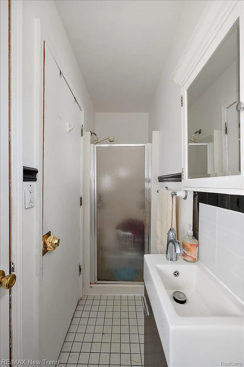 1450 Lenox Road Bloomfield Charter Township, MI 48304