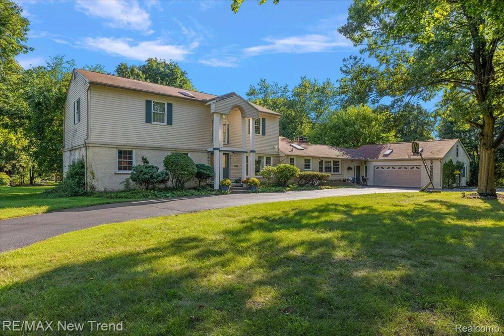 1450 Lenox Road Bloomfield Charter Township, MI 48304
