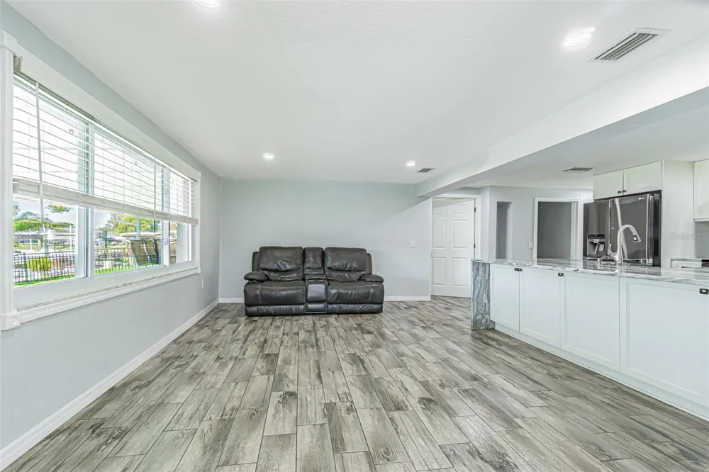 1125 FERNWOOD DRIVE Holiday, FL 34690