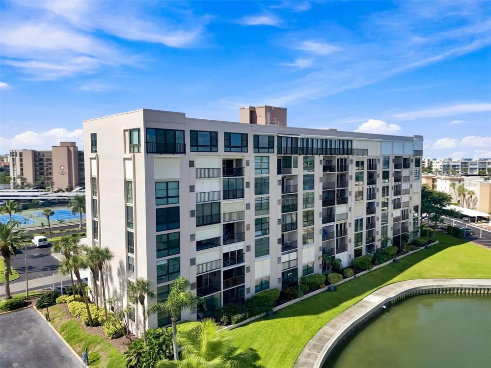 7700 SUN ISLAND DRIVE S #202 South Pasadena, FL 33707