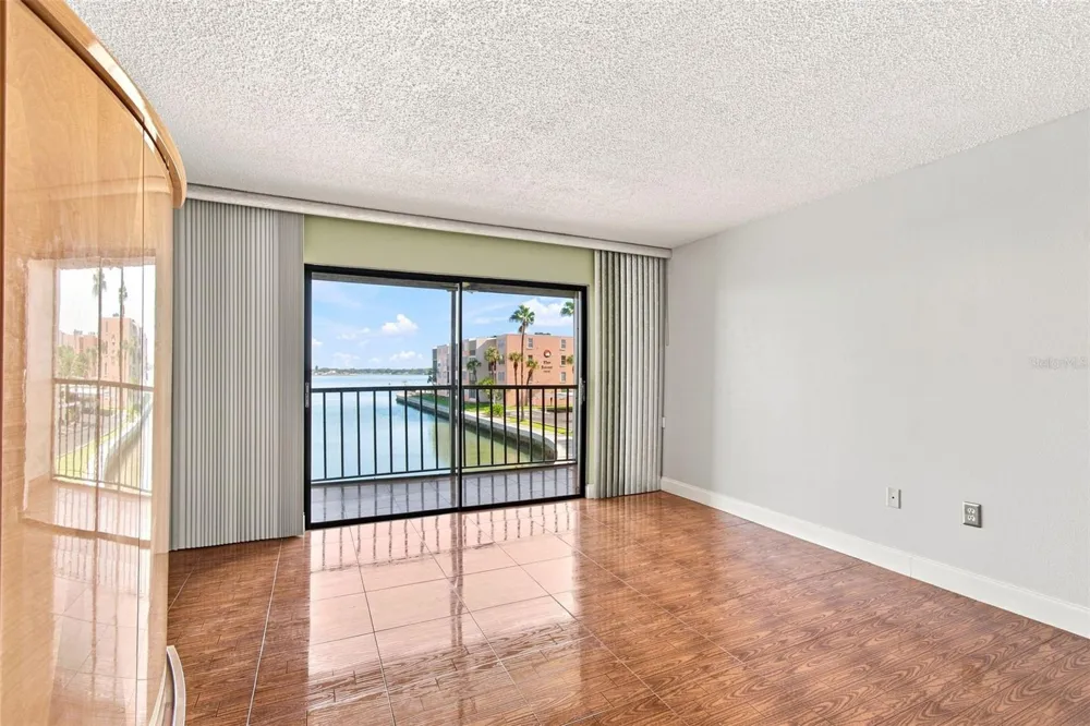 7700 SUN ISLAND DRIVE S #202 South Pasadena, FL 33707
