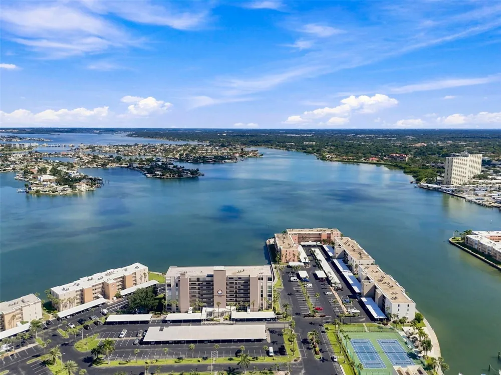 7700 SUN ISLAND DRIVE S #202 South Pasadena, FL 33707