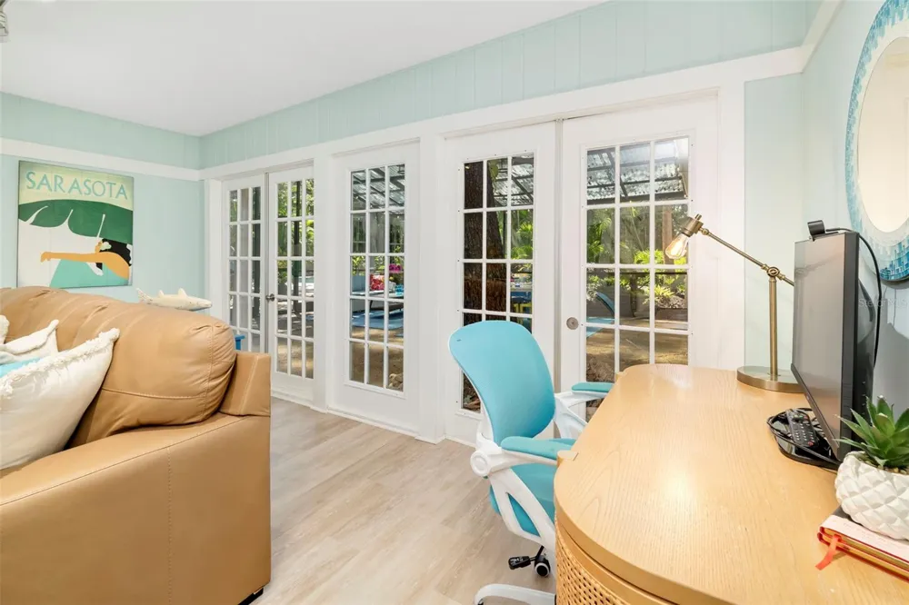 6343 HOLLYWOOD BOULEVARD Sarasota, FL 34231