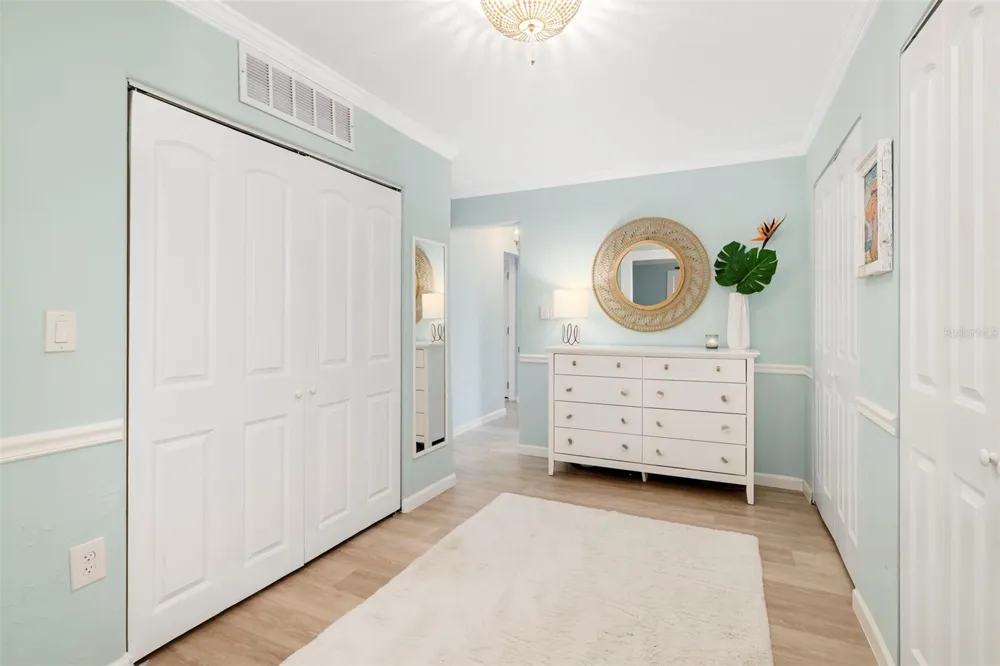 6343 HOLLYWOOD BOULEVARD Sarasota, FL 34231