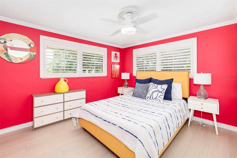 6343 HOLLYWOOD BOULEVARD Sarasota, FL 34231