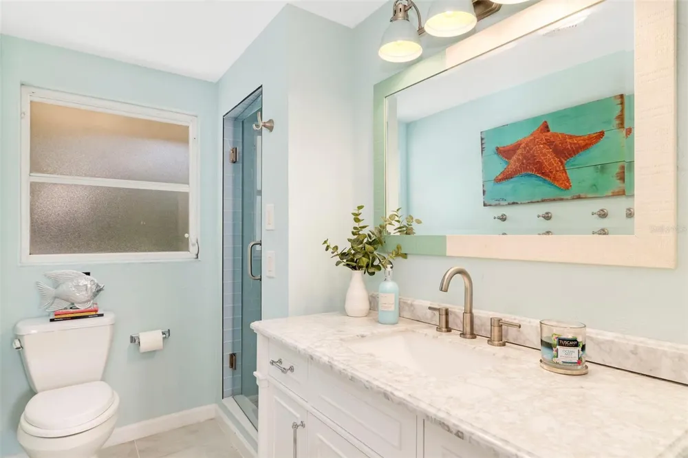 6343 HOLLYWOOD BOULEVARD Sarasota, FL 34231