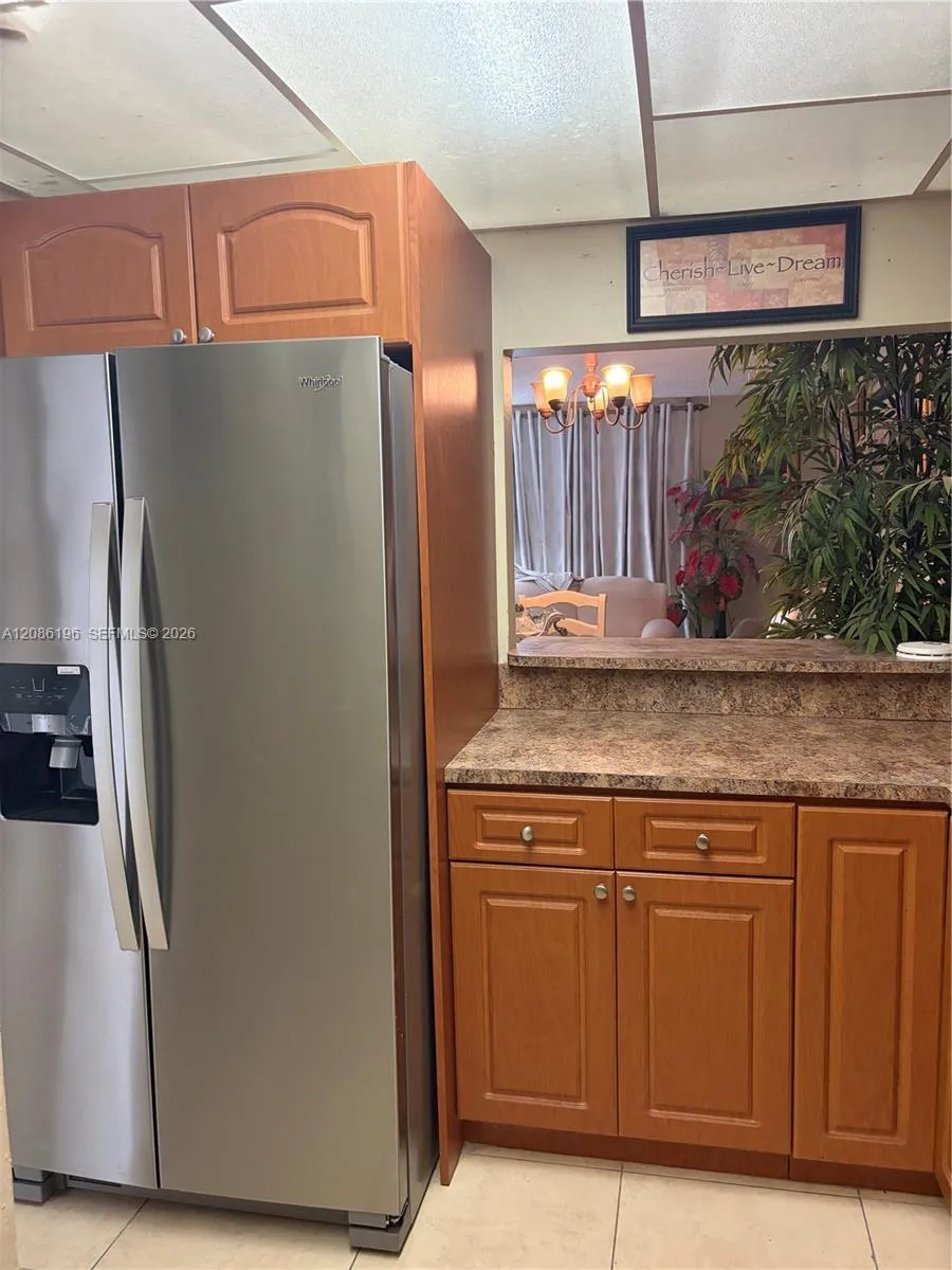 10090 80 CT #1327 Hialeah Gardens, FL 33016