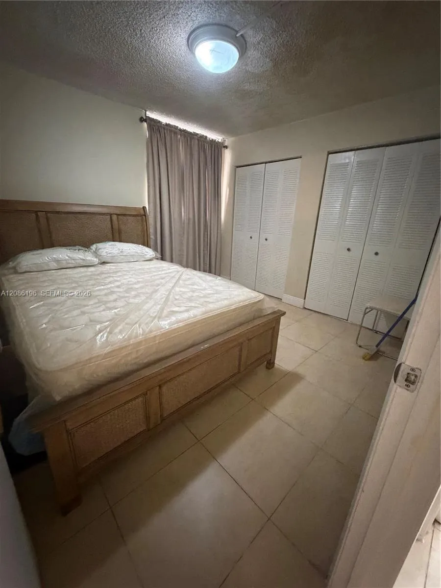 10090 80 CT #1327 Hialeah Gardens, FL 33016