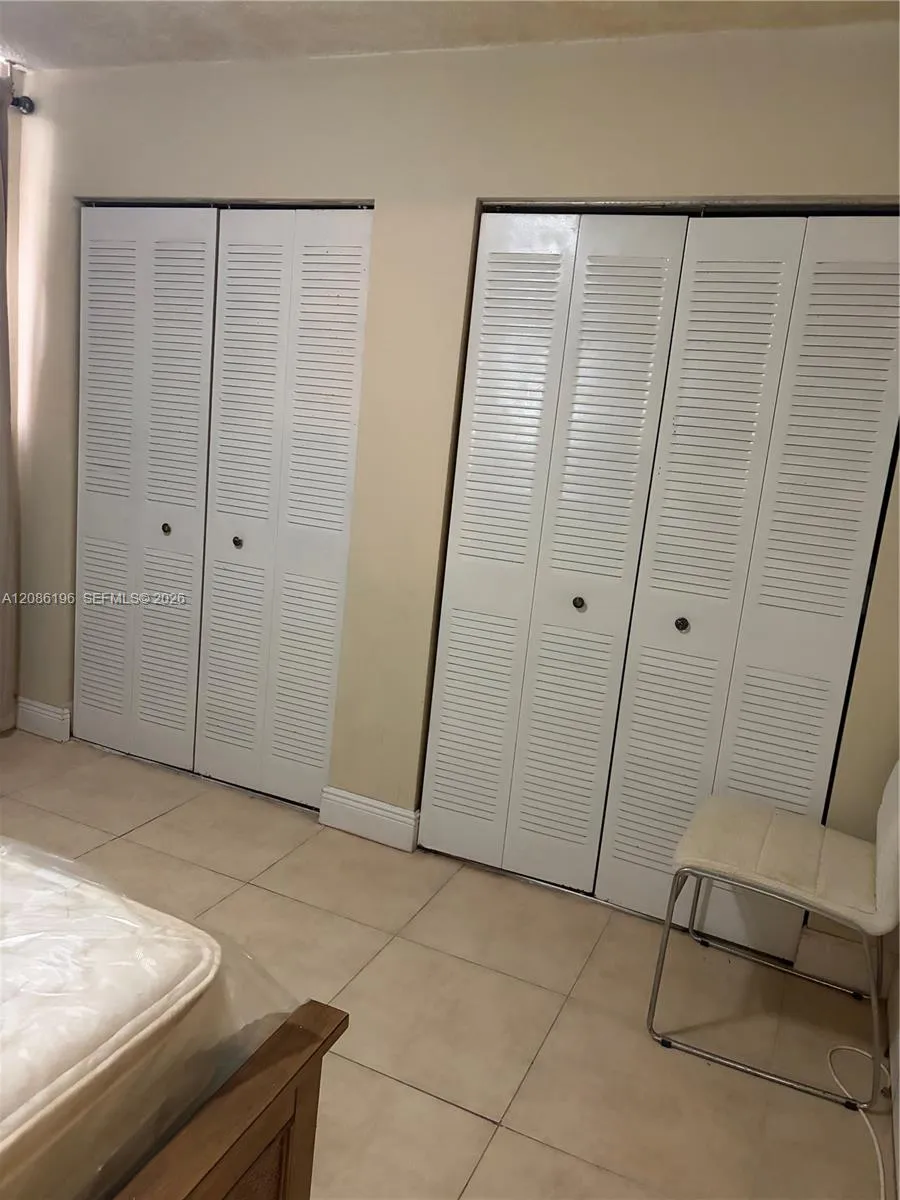 10090 80 CT #1327 Hialeah Gardens, FL 33016