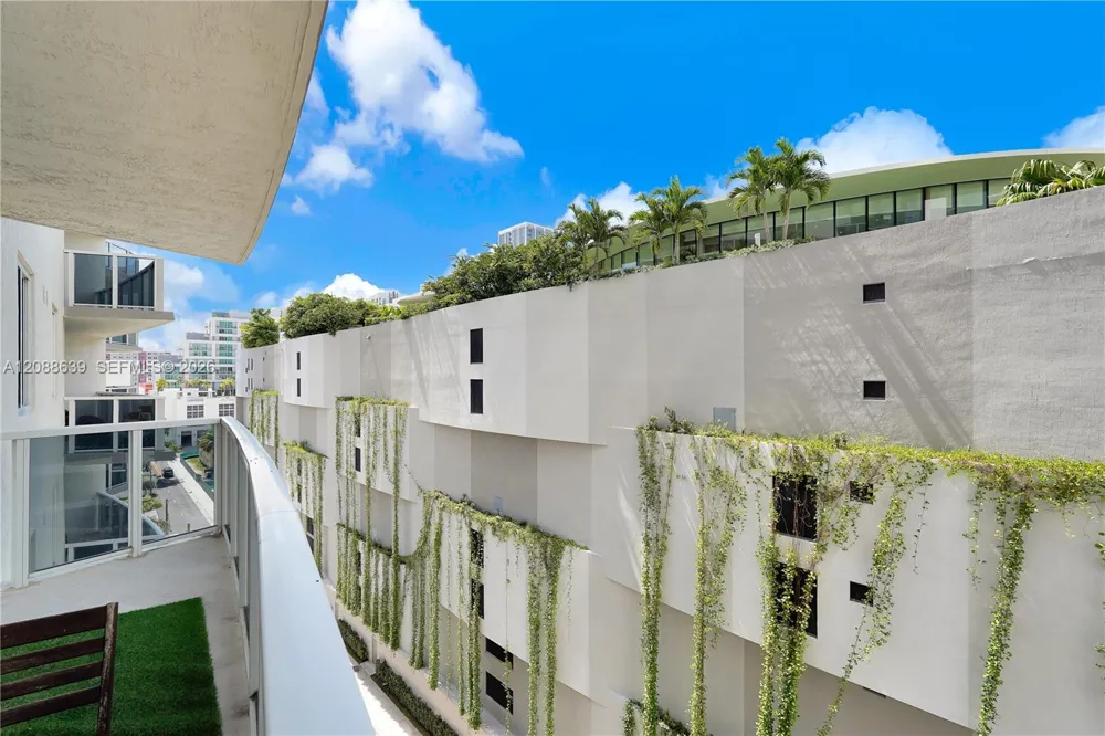 601 NE 23rd St #901 Miami, FL 33137