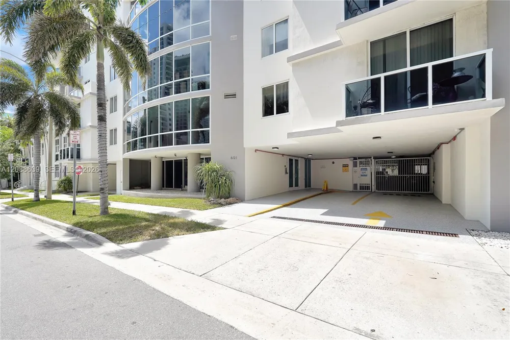 601 NE 23rd St #901 Miami, FL 33137