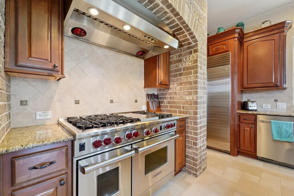 2211 Indigo Pass Court Friendswood, TX 77546