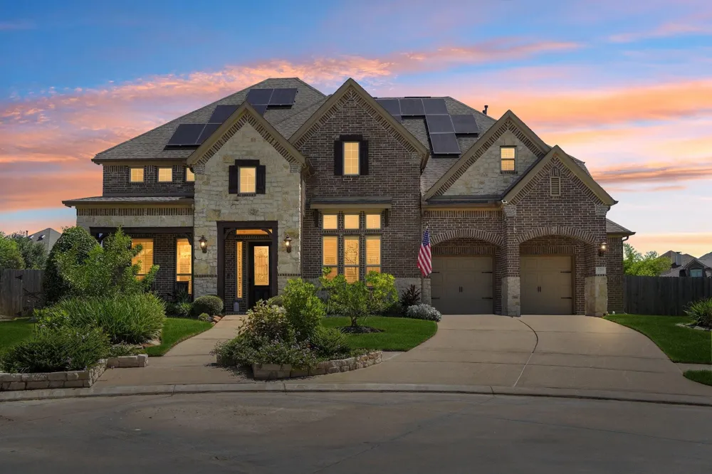 2211 Indigo Pass Court Friendswood, TX 77546