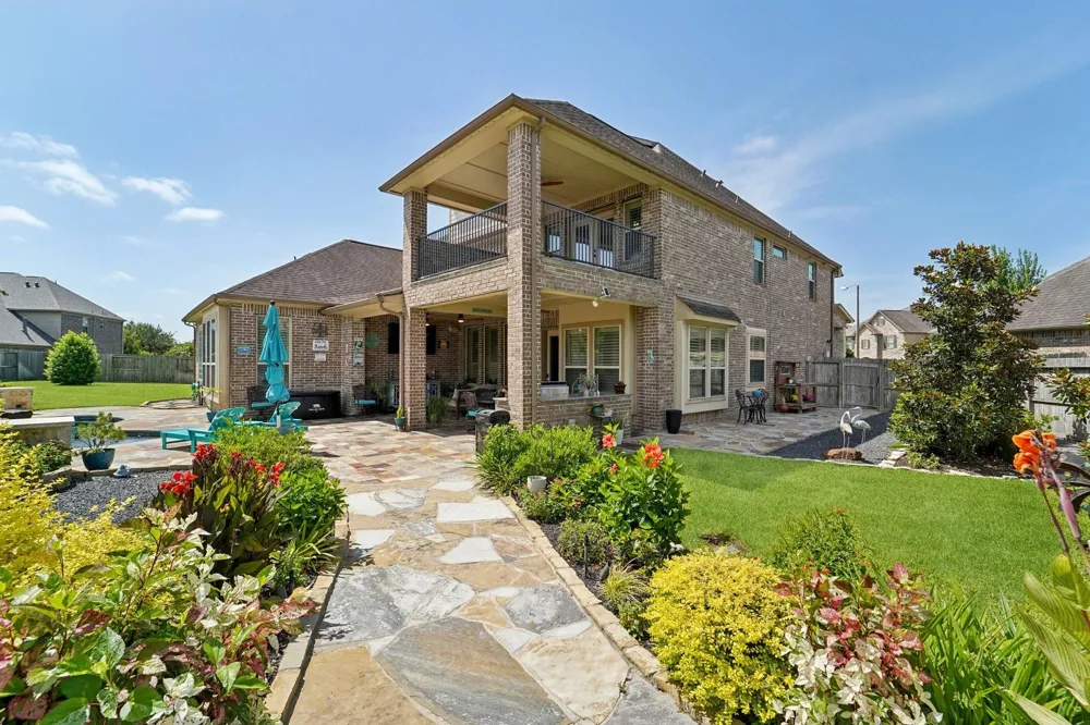 2211 Indigo Pass Court Friendswood, TX 77546