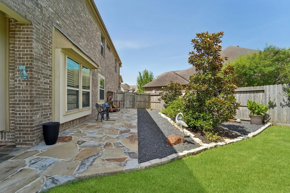 2211 Indigo Pass Court Friendswood, TX 77546