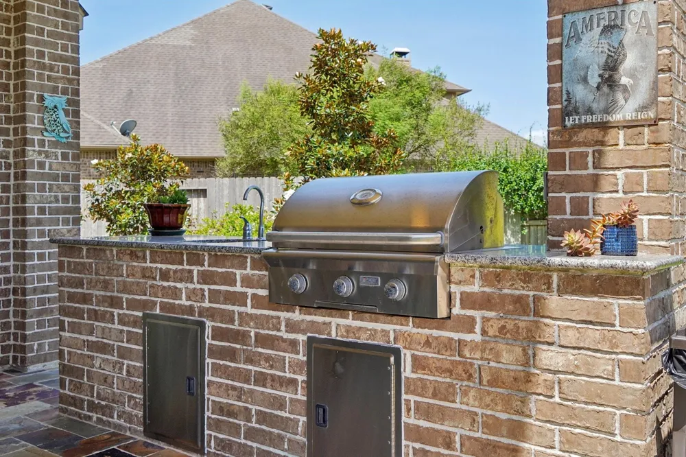 2211 Indigo Pass Court Friendswood, TX 77546