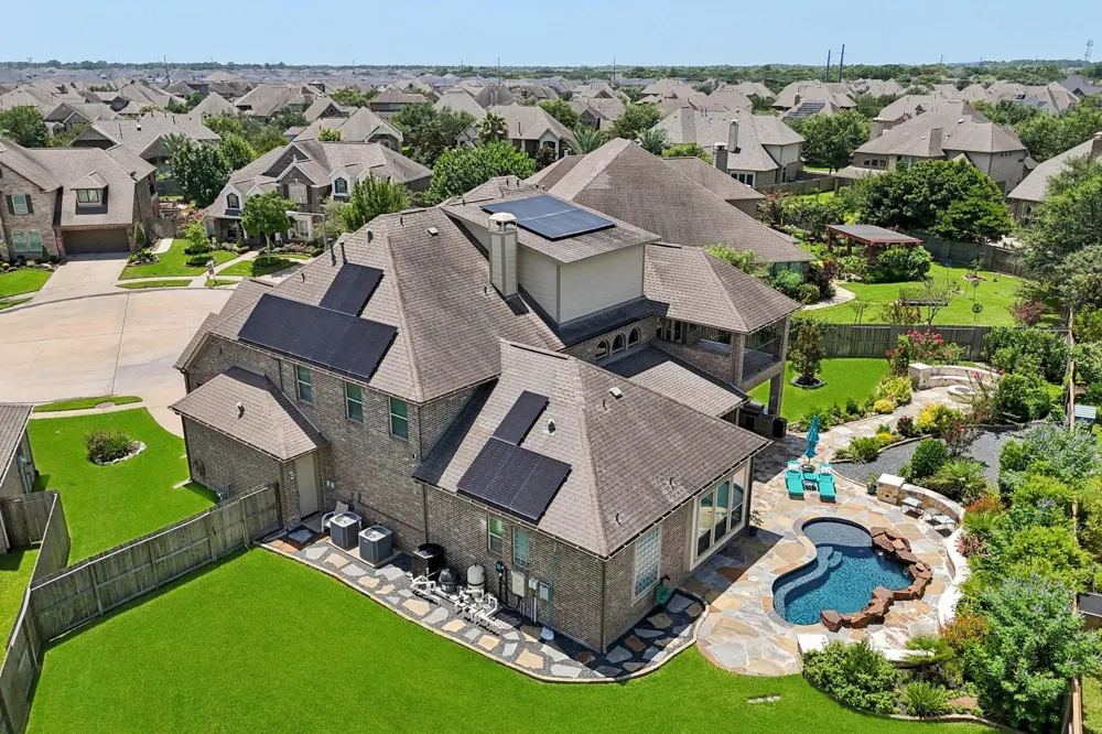 2211 Indigo Pass Court Friendswood, TX 77546