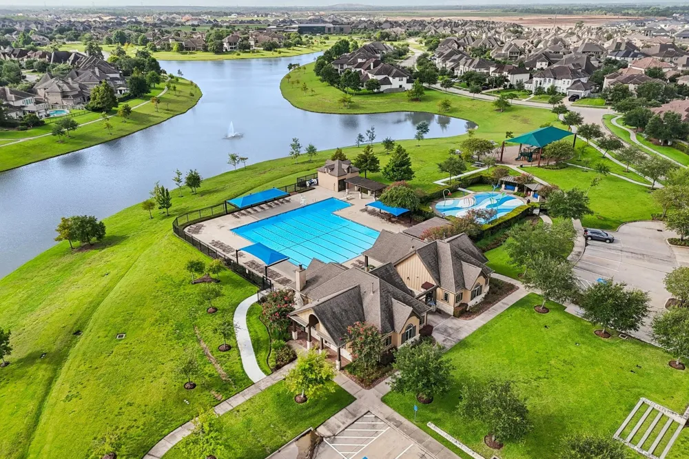 2211 Indigo Pass Court Friendswood, TX 77546