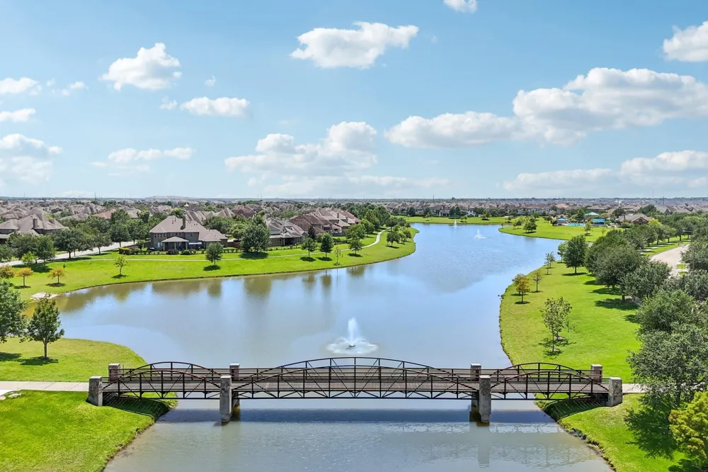 2211 Indigo Pass Court Friendswood, TX 77546