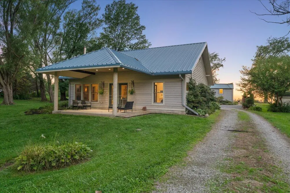 3960 Evergreen Lane Hagar Township, MI 49022