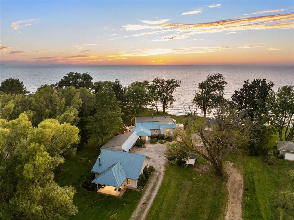 3960 Evergreen Lane Hagar Township, MI 49022