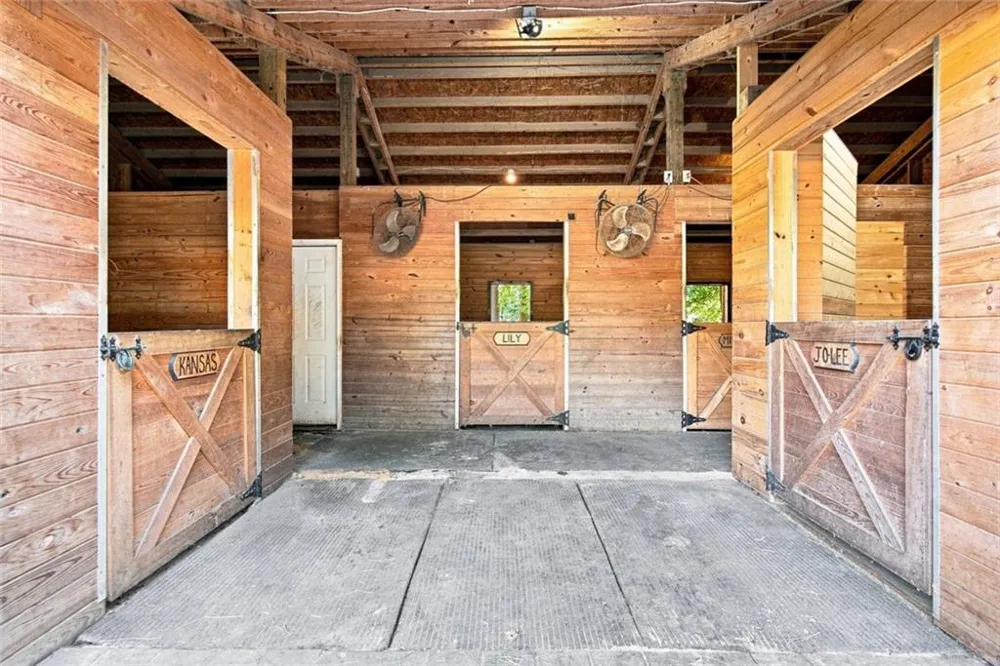 297 Henderson Lake Drive Canton, GA 30115