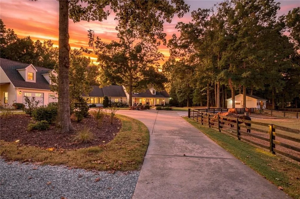297 Henderson Lake Drive Canton, GA 30115