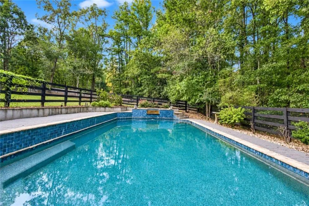 297 Henderson Lake Drive Canton, GA 30115