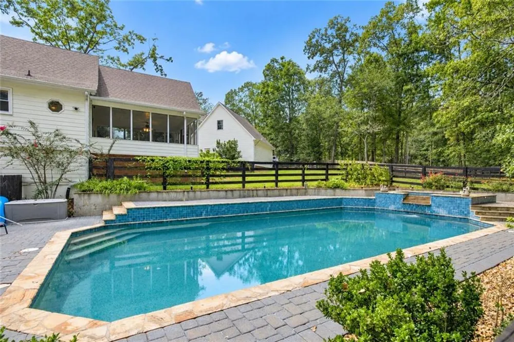 297 Henderson Lake Drive Canton, GA 30115