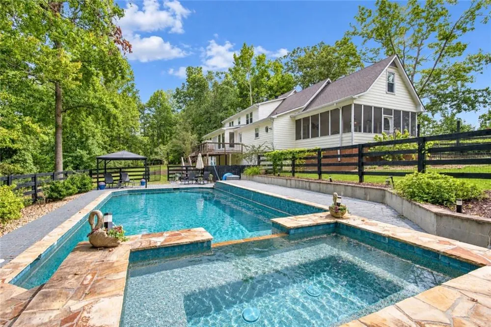 297 Henderson Lake Drive Canton, GA 30115
