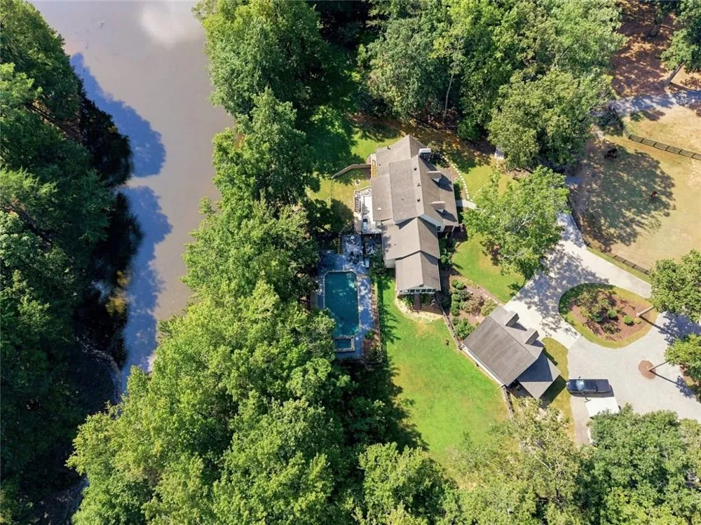 297 Henderson Lake Drive Canton, GA 30115