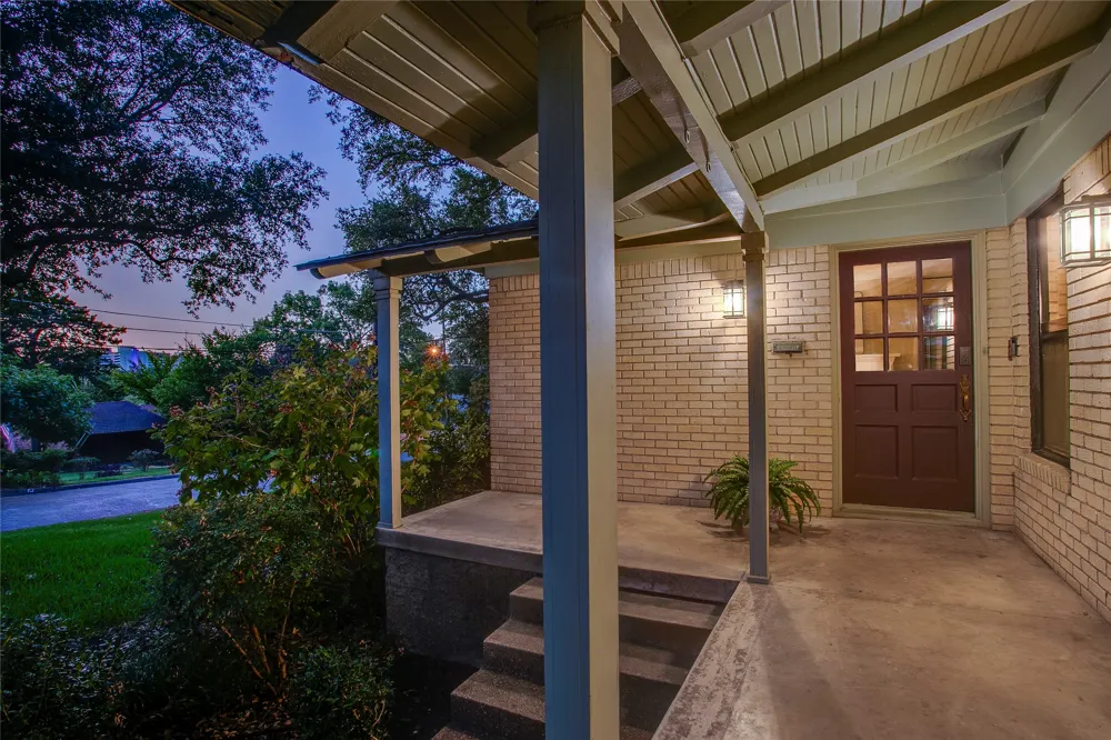 920 Bison Trail Dallas, TX 75208