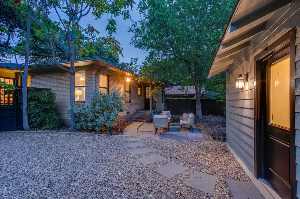 920 Bison Trail Dallas, TX 75208