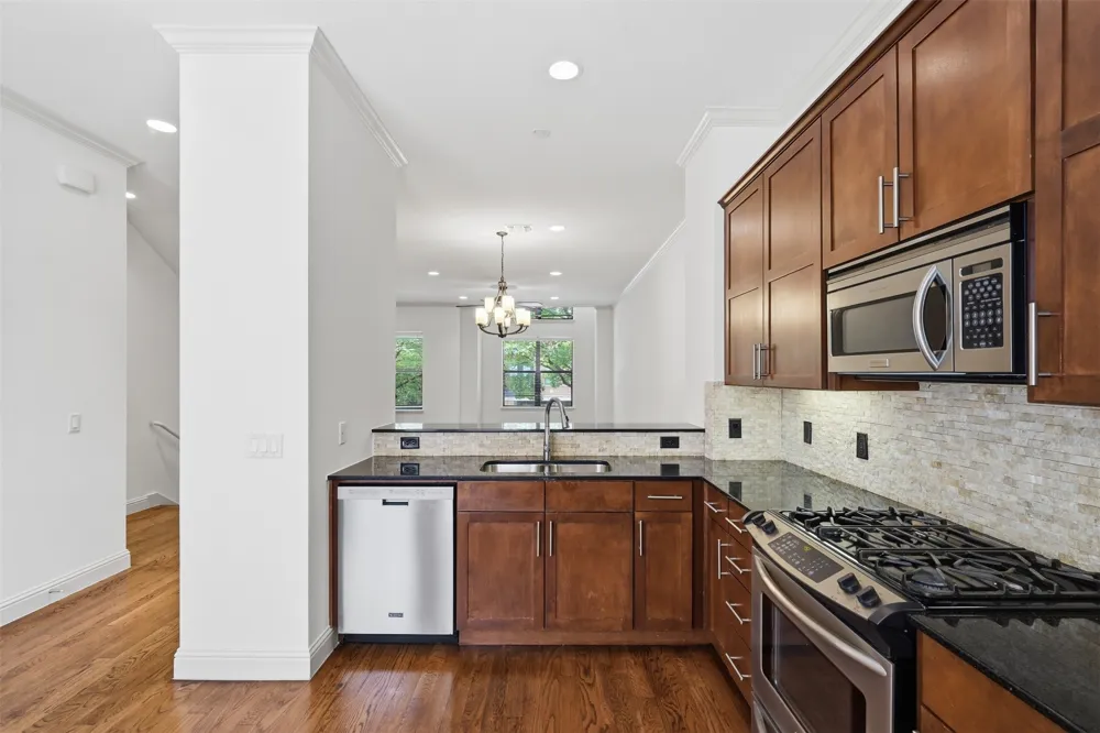636 E Bluff Street Fort Worth, TX 76102