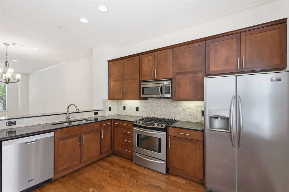 636 E Bluff Street Fort Worth, TX 76102