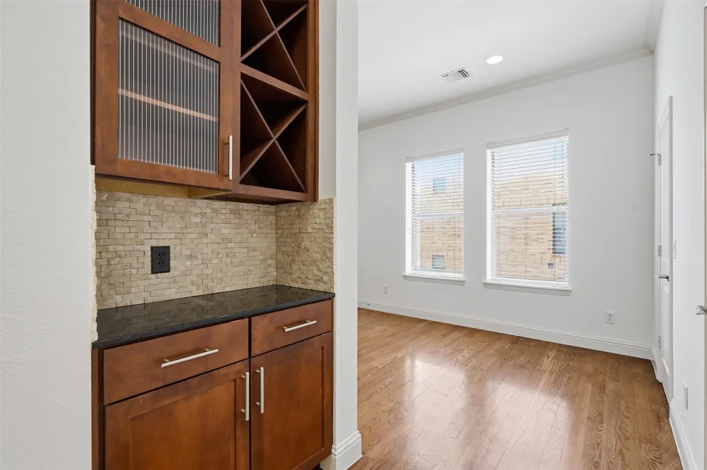 636 E Bluff Street Fort Worth, TX 76102
