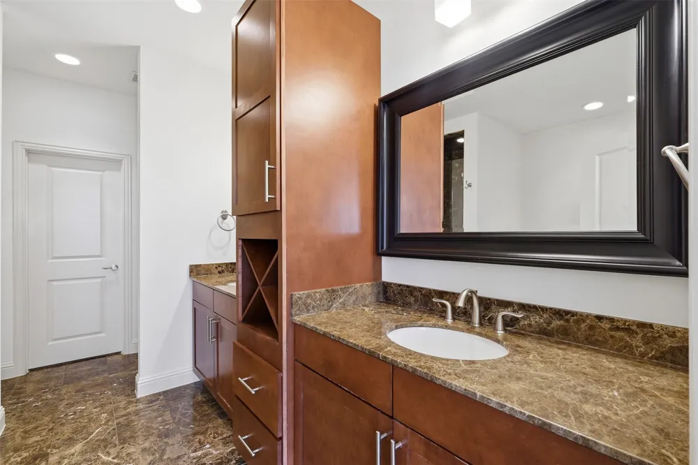 636 E Bluff Street Fort Worth, TX 76102