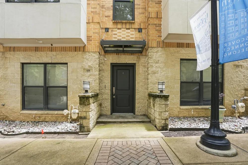 636 E Bluff Street Fort Worth, TX 76102