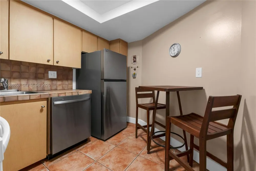 3180 S Ocean Dr #605 Hallandale Beach, FL 33009