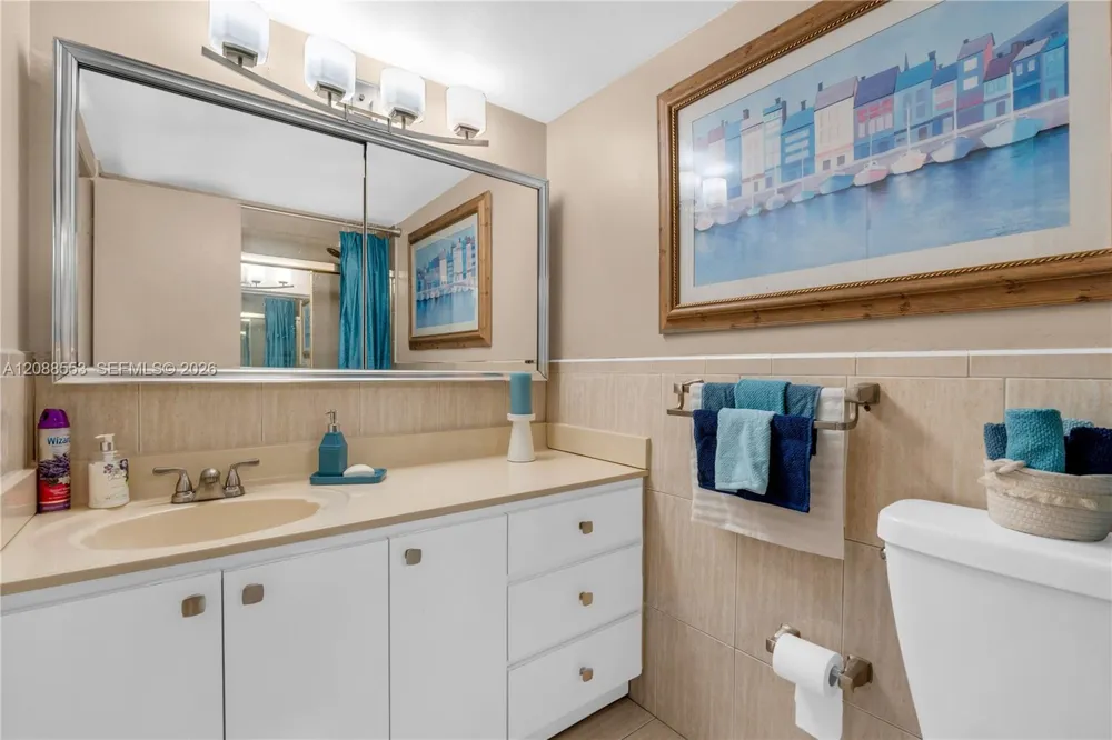 3180 S Ocean Dr #605 Hallandale Beach, FL 33009