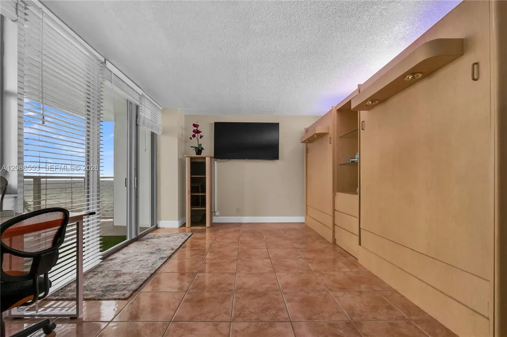 3180 S Ocean Dr #605 Hallandale Beach, FL 33009