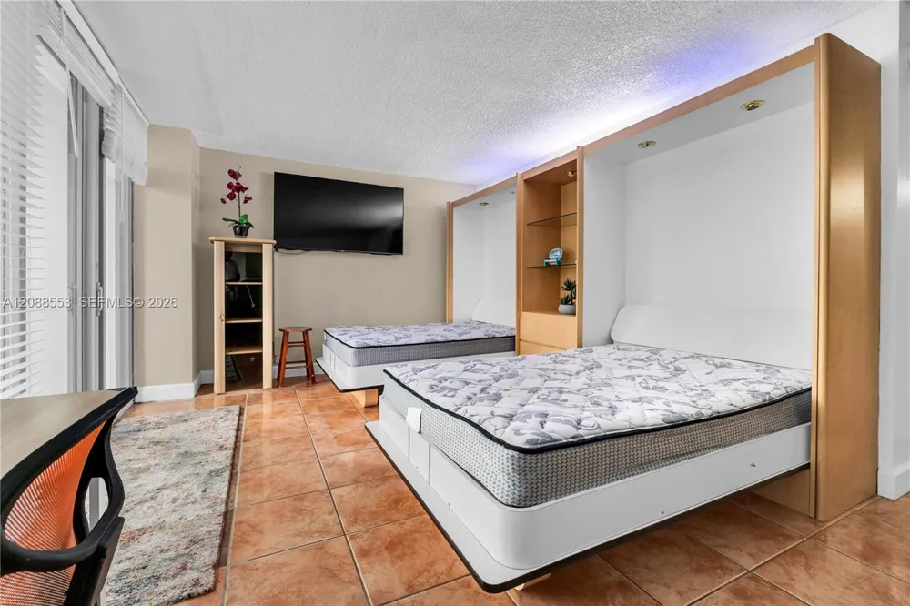3180 S Ocean Dr #605 Hallandale Beach, FL 33009