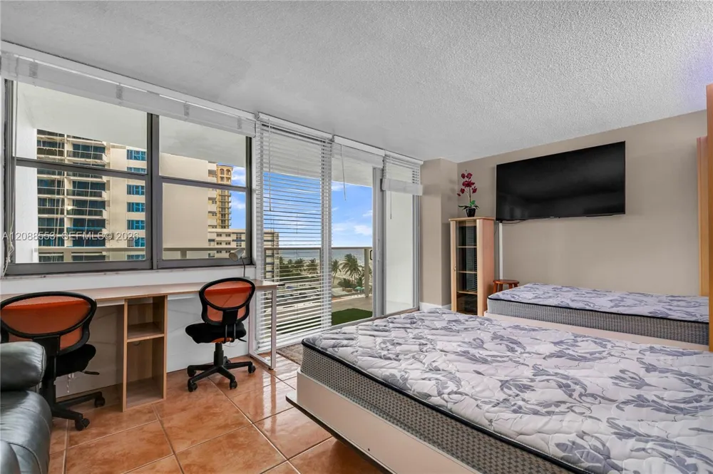 3180 S Ocean Dr #605 Hallandale Beach, FL 33009
