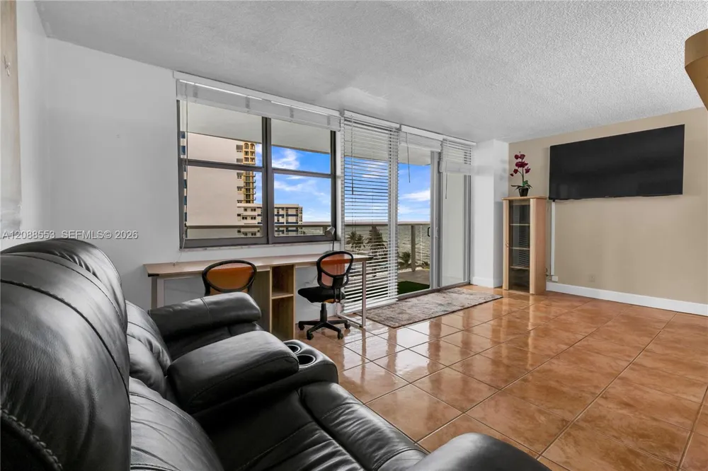 3180 S Ocean Dr #605 Hallandale Beach, FL 33009