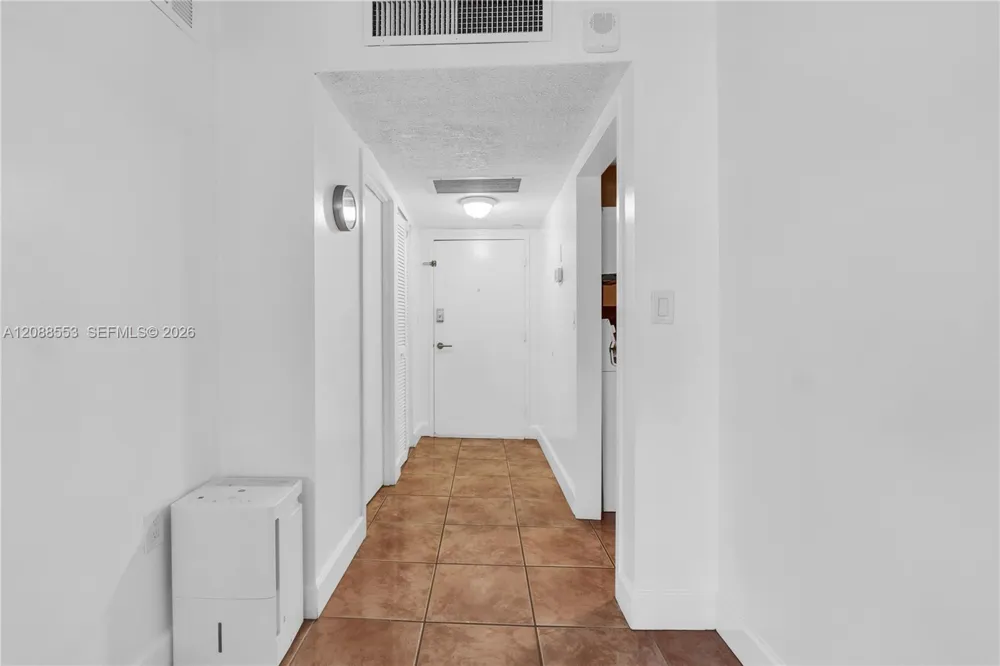 3180 S Ocean Dr #605 Hallandale Beach, FL 33009