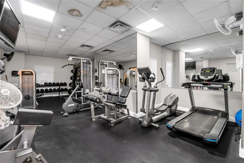 3180 S Ocean Dr #605 Hallandale Beach, FL 33009