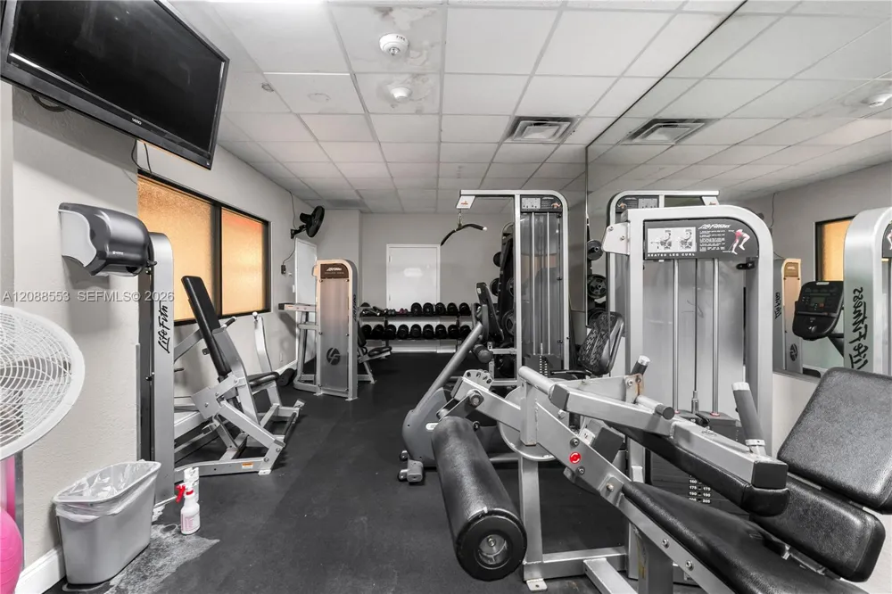 3180 S Ocean Dr #605 Hallandale Beach, FL 33009