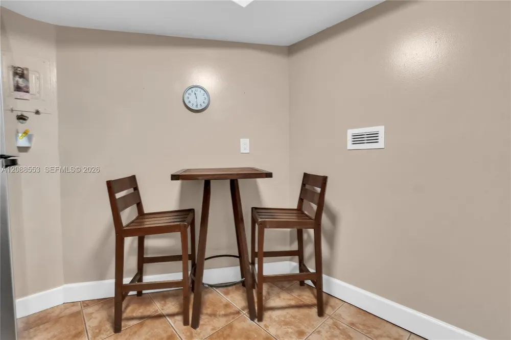 3180 S Ocean Dr #605 Hallandale Beach, FL 33009
